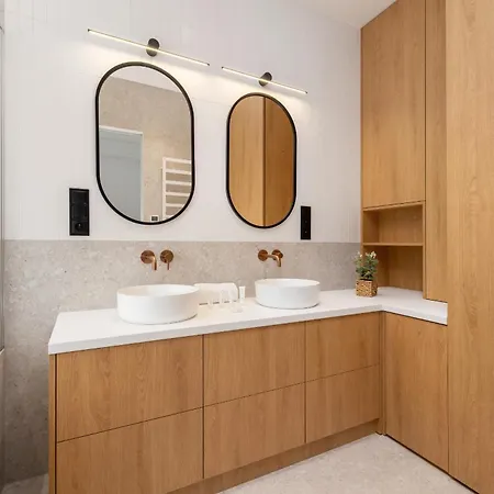 Slowackiego Elegant By Renters *