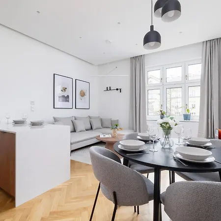 Slowackiego Elegant By Renters *